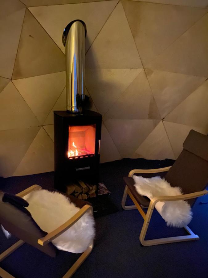 Aurora Igloo Fireplace-Heated Tents In A Secret Forest With Private Jacuzzi And Shared Sauna Bathroom And Dog Friendly Rovaniemi Dış mekan fotoğraf