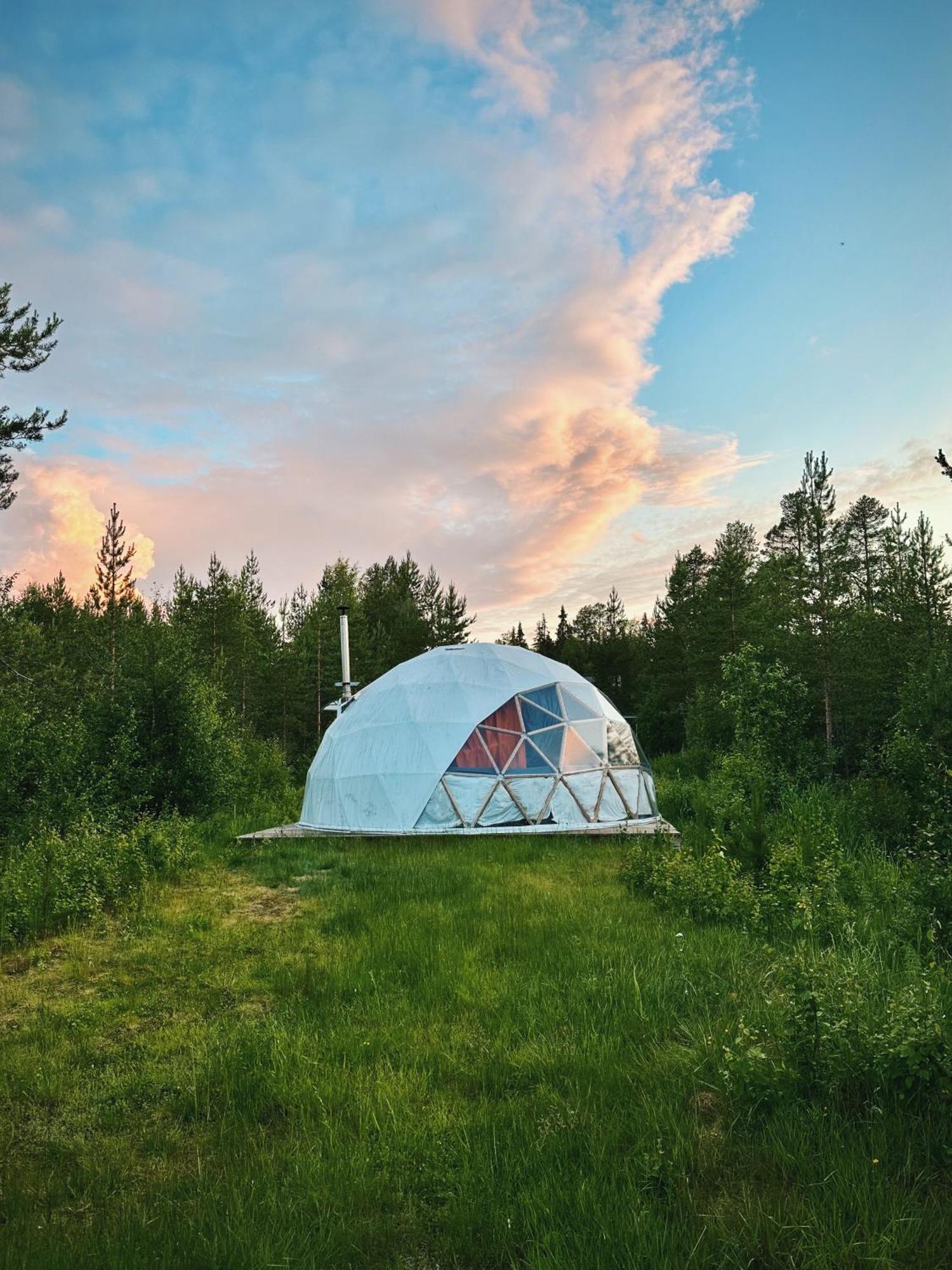 Aurora Igloo Fireplace-Heated Tents In A Secret Forest With Private Jacuzzi And Shared Sauna Bathroom And Dog Friendly Rovaniemi Dış mekan fotoğraf