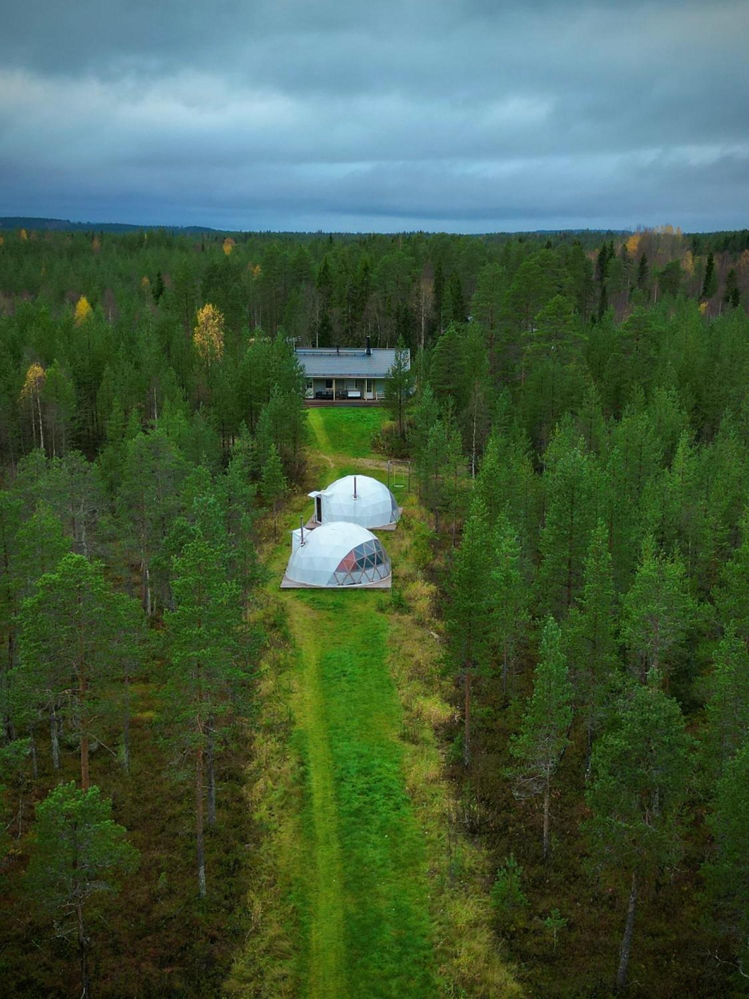 Aurora Igloo Fireplace-Heated Tents In A Secret Forest With Private Jacuzzi And Shared Sauna Bathroom And Dog Friendly Rovaniemi Dış mekan fotoğraf