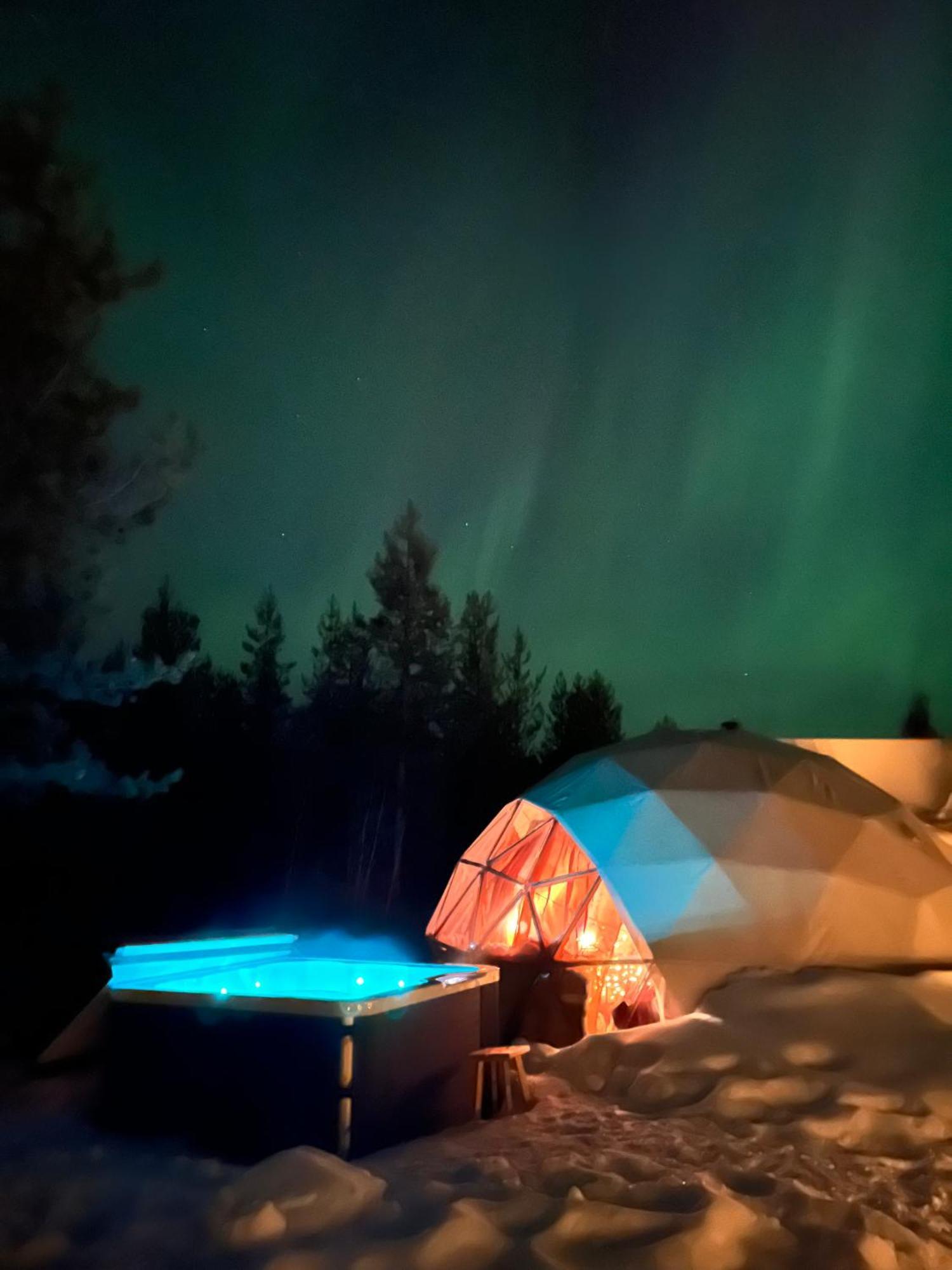 Aurora Igloo Fireplace-Heated Tents In A Secret Forest With Private Jacuzzi And Shared Sauna Bathroom And Dog Friendly Rovaniemi Dış mekan fotoğraf